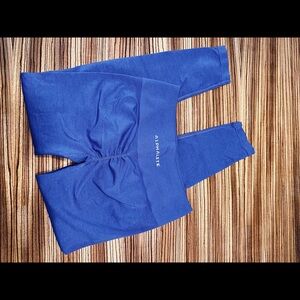 Alphalete size large blue scrunch butt leggings